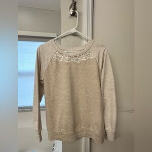 EUC VTG (?) Studio Works Embroidered Crewneck Sweatshirt